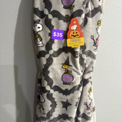 Snoopy And Friends Halloween Blanket Spooky