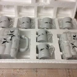 8 Pic Tea Set
