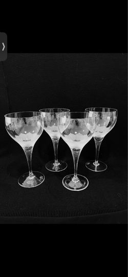 Vintage Rosenthal Studio Line Lotus Blossom Set of 4 Wine Glasses 6.5” Signed. Beautiful glasses designed by Bjorn Wiinblad are in very good condition