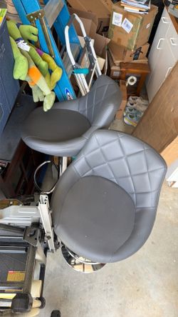 Free bar stools