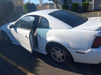 2000 Ford Mustang