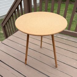 Round Accent/Side Table