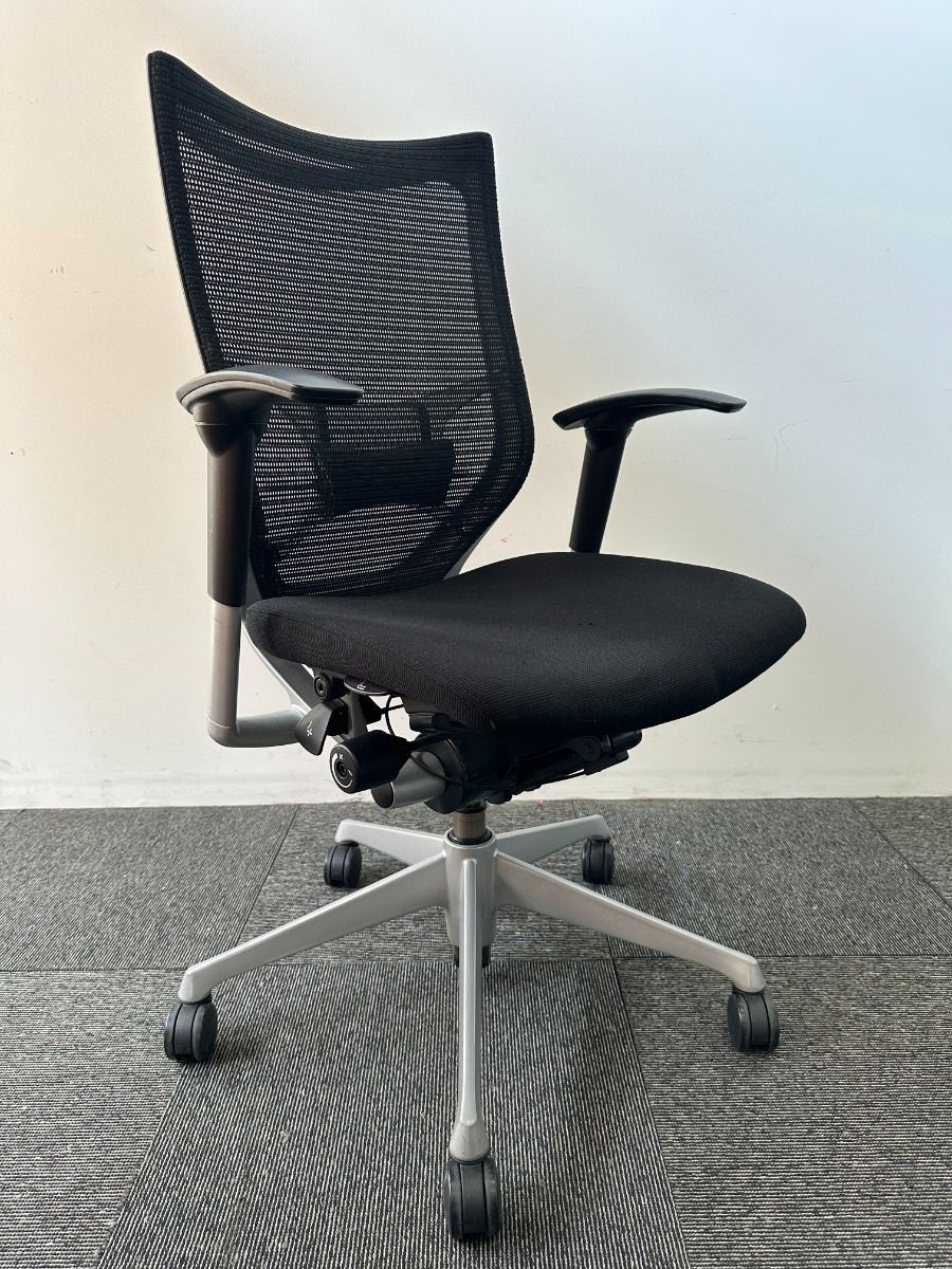 Okamura Baron CP Black Mesh Ergonomic Task Chair (Black/Silver)