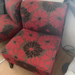Accent Chairs 