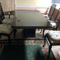 6 foot table 8 Chairs 