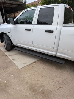 2012 Dodge 1500 steps running boards
