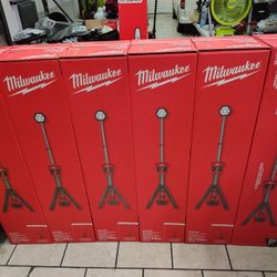 Milwaukee M18 Rocket Light 