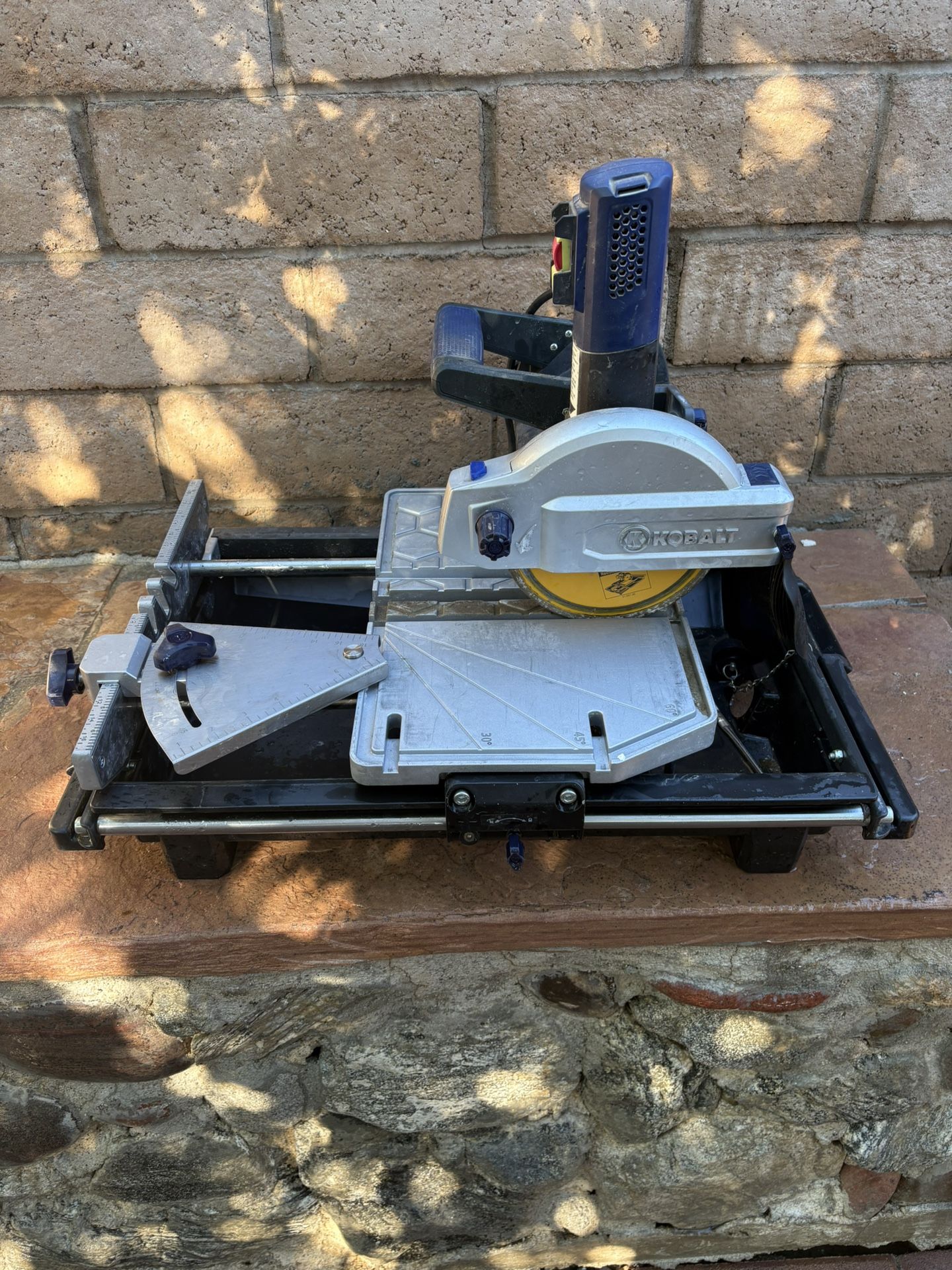 Máquina para cortar piso, se usó una vez nada más