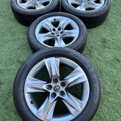 Toyota Hihglander Toyota RAV4 Toyota Sienna Rines Y Llantas 