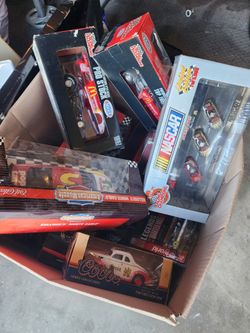 Box Of Collectible Cars Come Have A Look And Make An Offer.