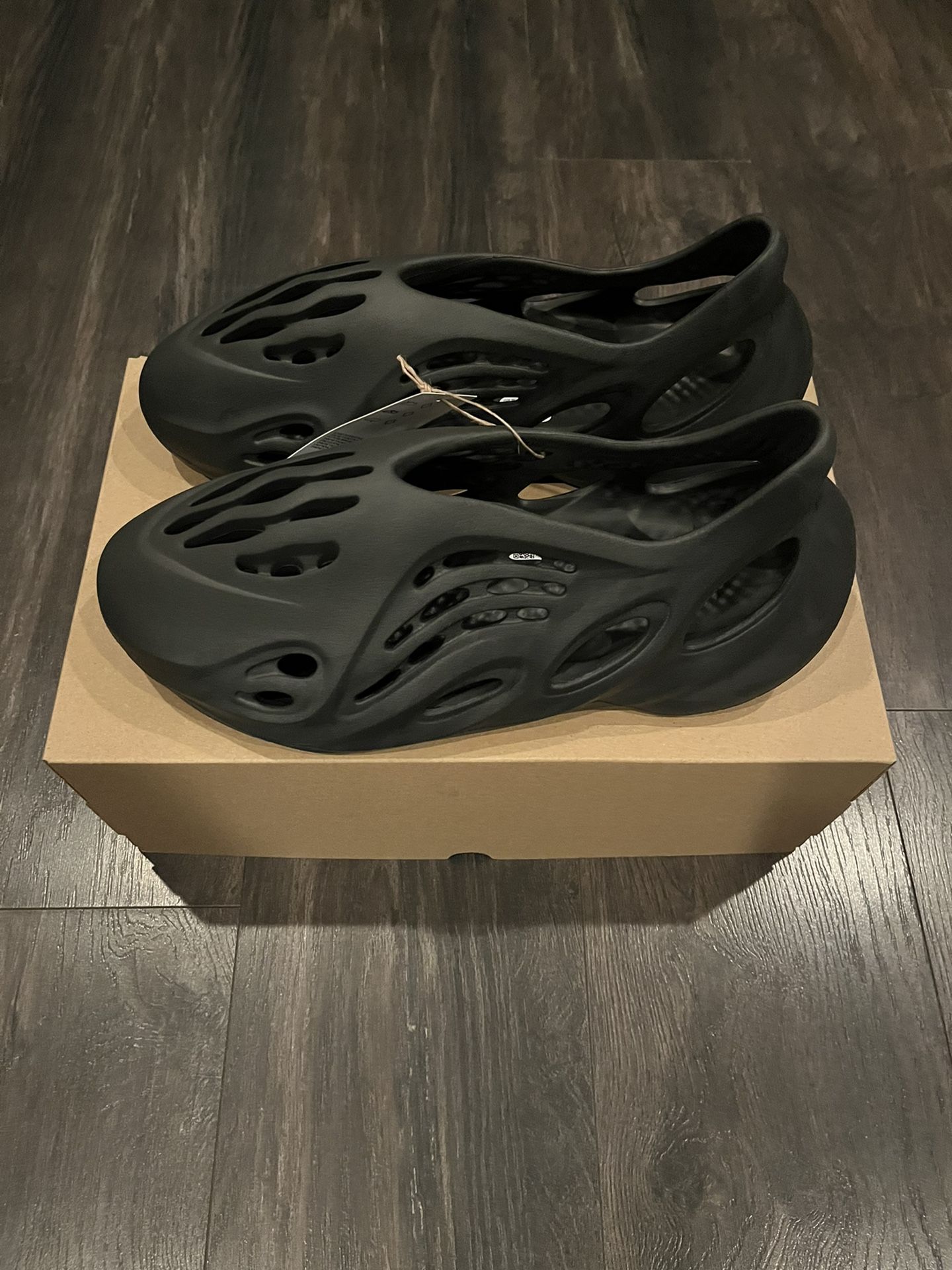 adidas Yeezy Foam RNR Onyx