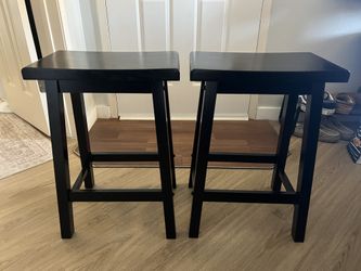 24in Black Stools