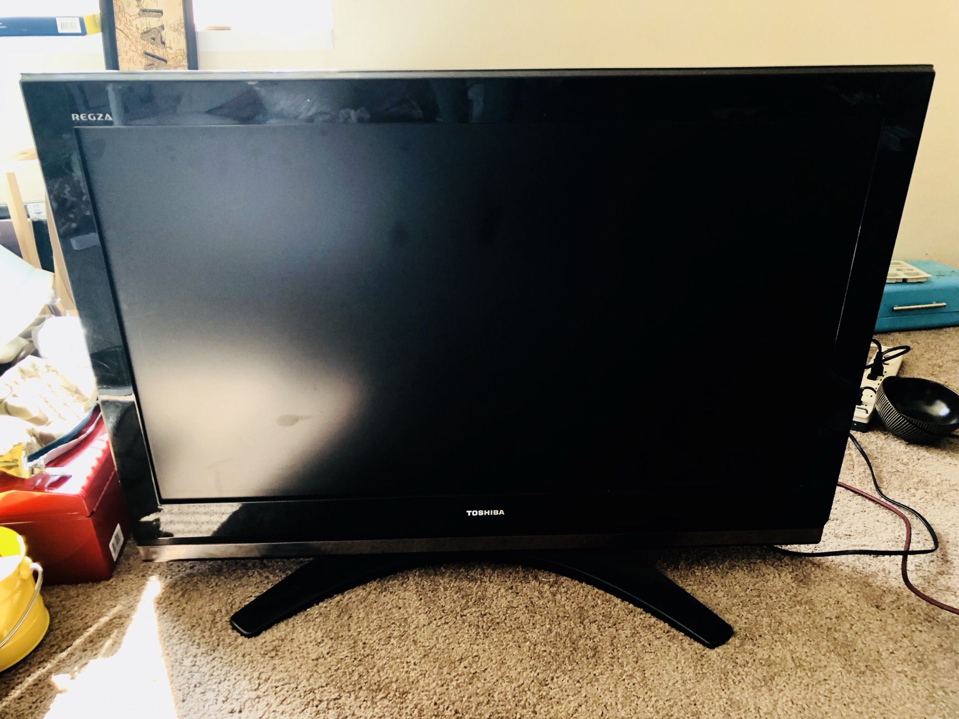 TOSHIBA 42in REGZA 42HL167 1080p LCD HDTV