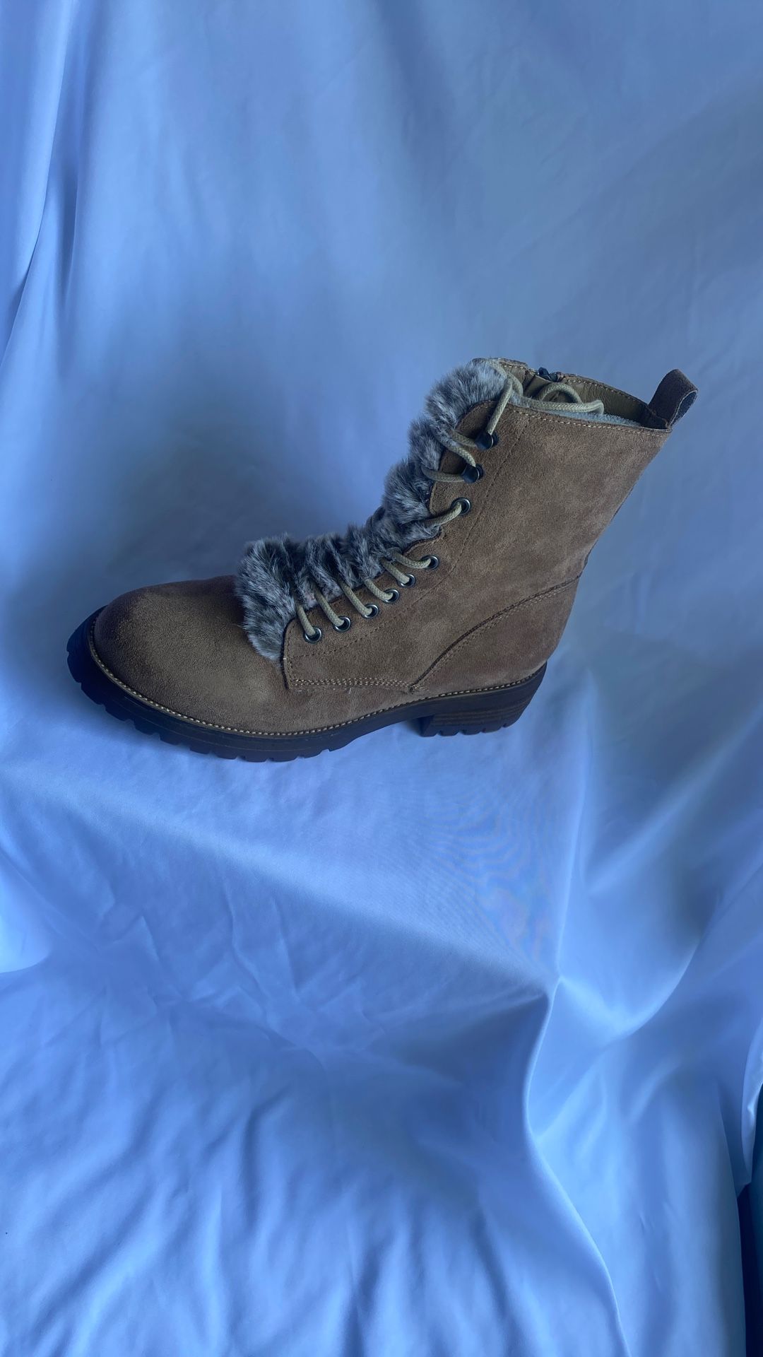 Women's Boots Tan Size 8