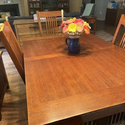 Solid Wood Dining Room Table With 6 Chairs In Great Condition $350.