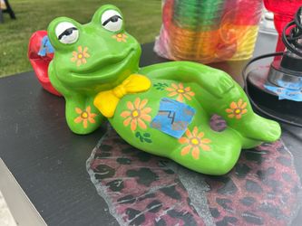 Garage sale/yard sale last day. Everything must go.