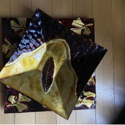 Two piece metallic tray