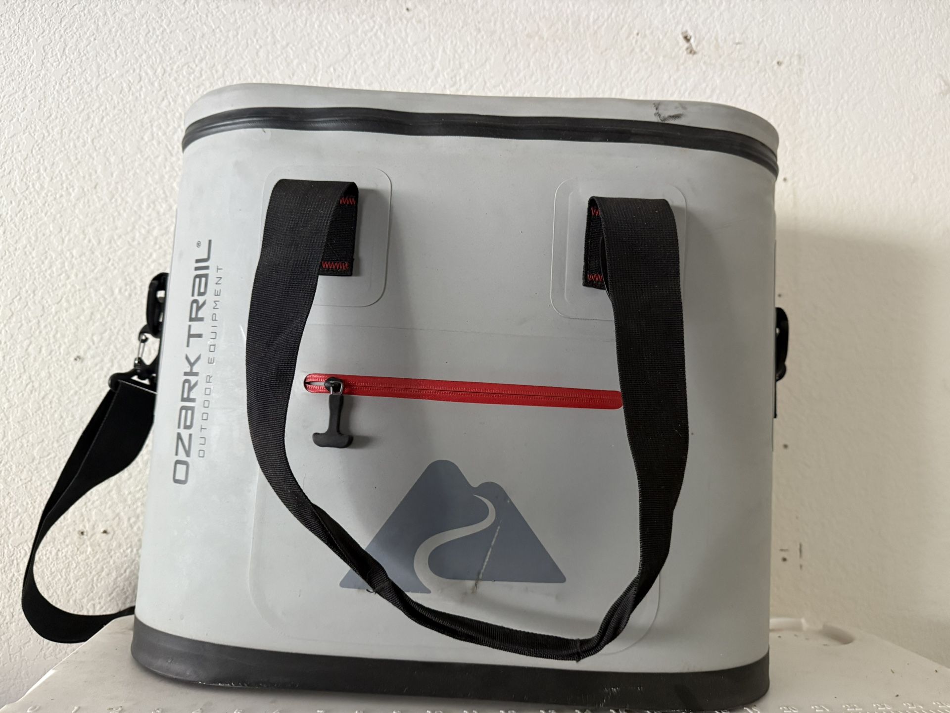Drink cooler Airtight Weathertight Ozark Trail