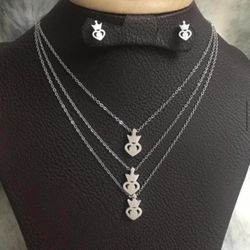 Stainless Steel 👸🏻♥️The Queen Of My Heart 👸🏻♥️ Triple Necklace And Earrings 
