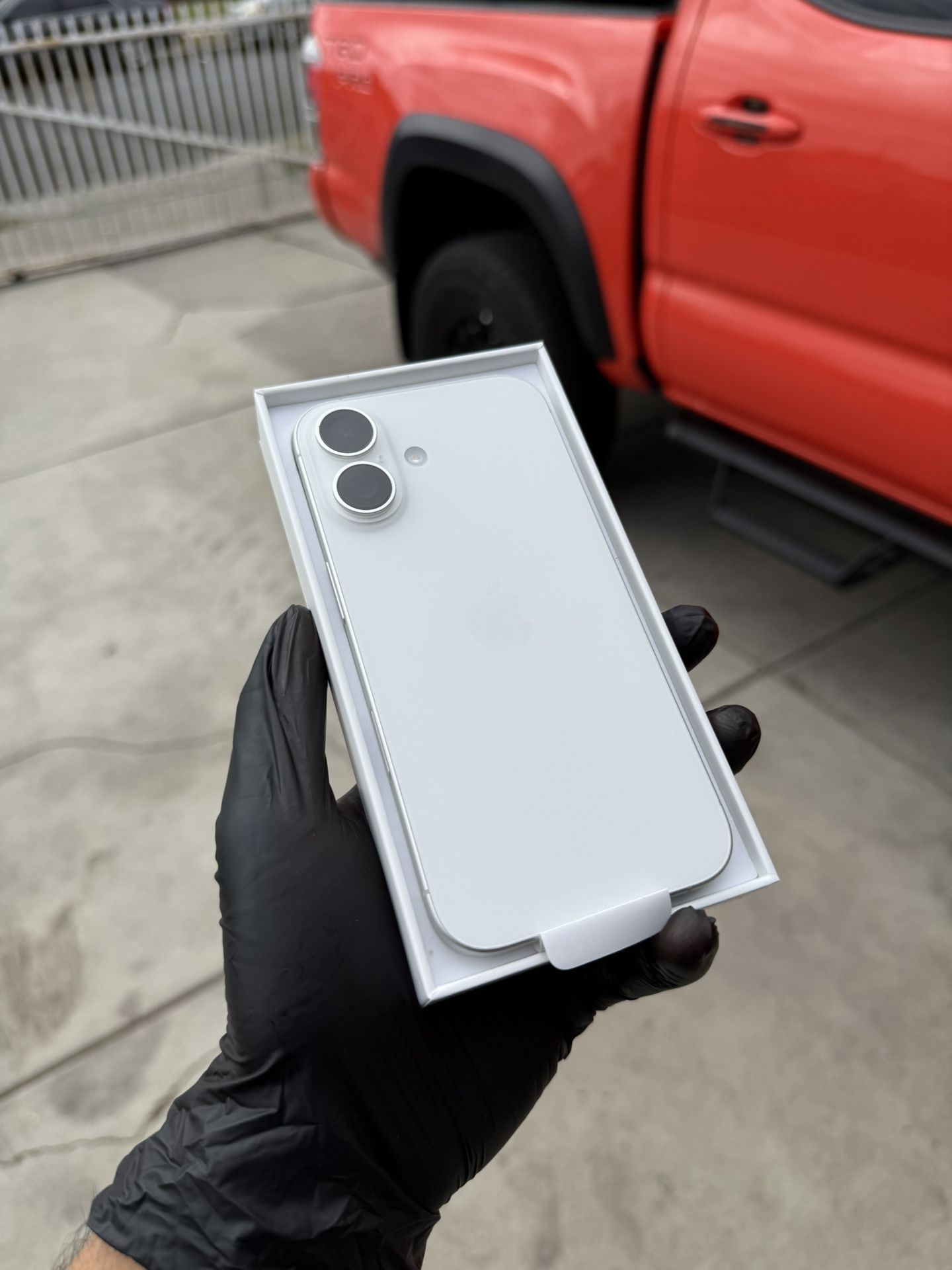 IPHONE 16🔥UNLOCKED🌎WHITE