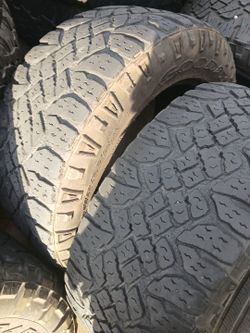 Used pair of tires 305 55 20