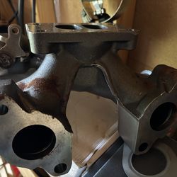 2019 Detroit DD13 exhaust manifold