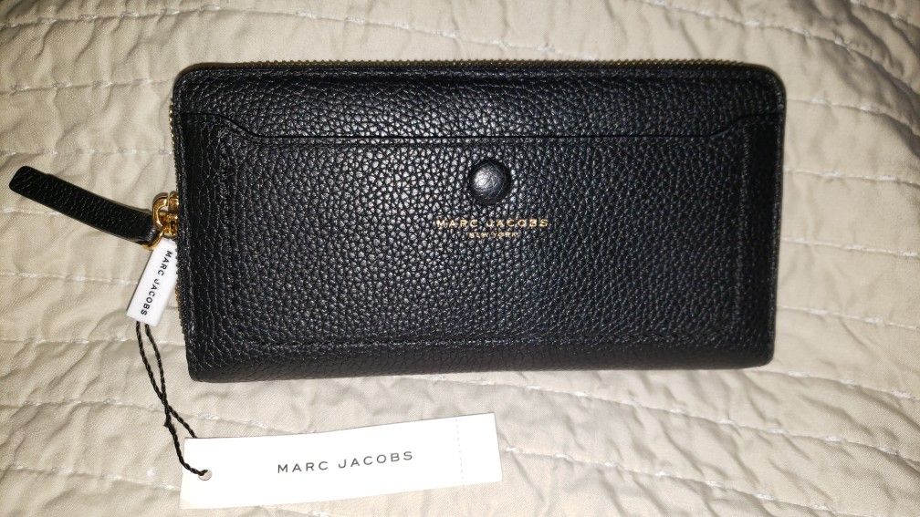NEW MARC JACOBS WALLET