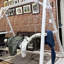 Wooden Swinging Chair indoor /outdoor