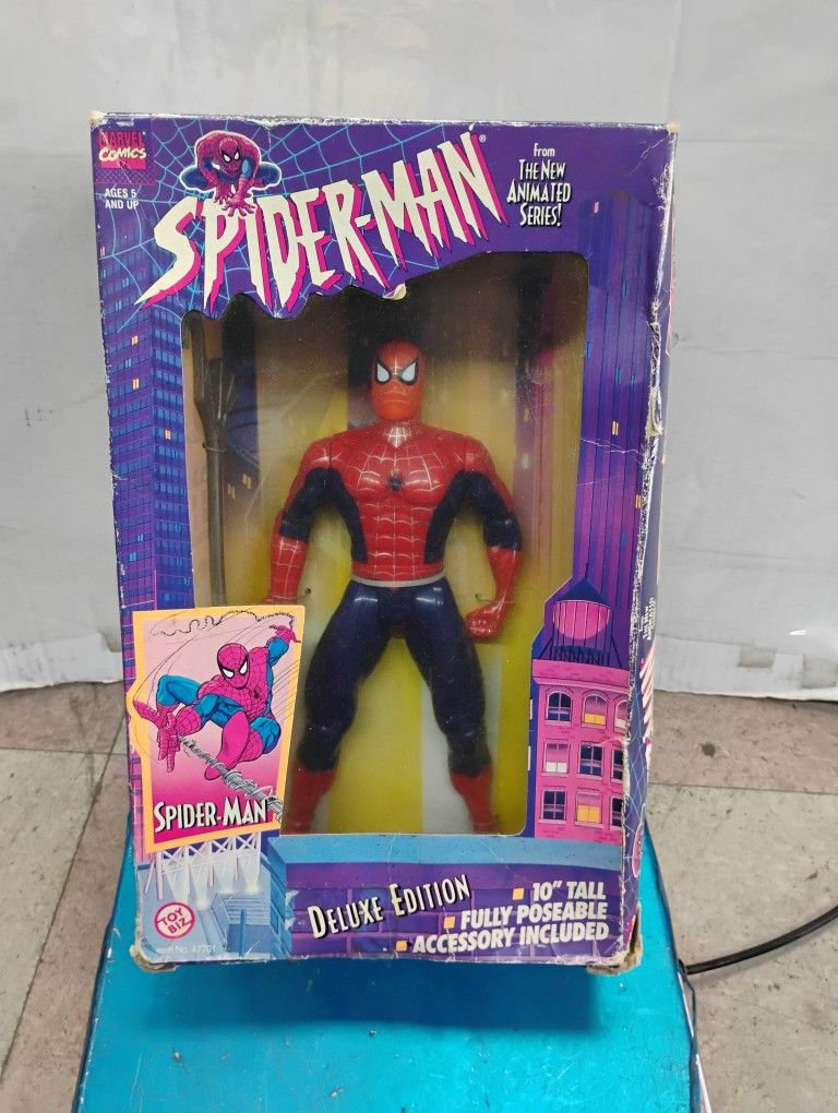 1996 Toy Biz Spider-Man Deluxe Edition 10" action figure box of shabby but item is new