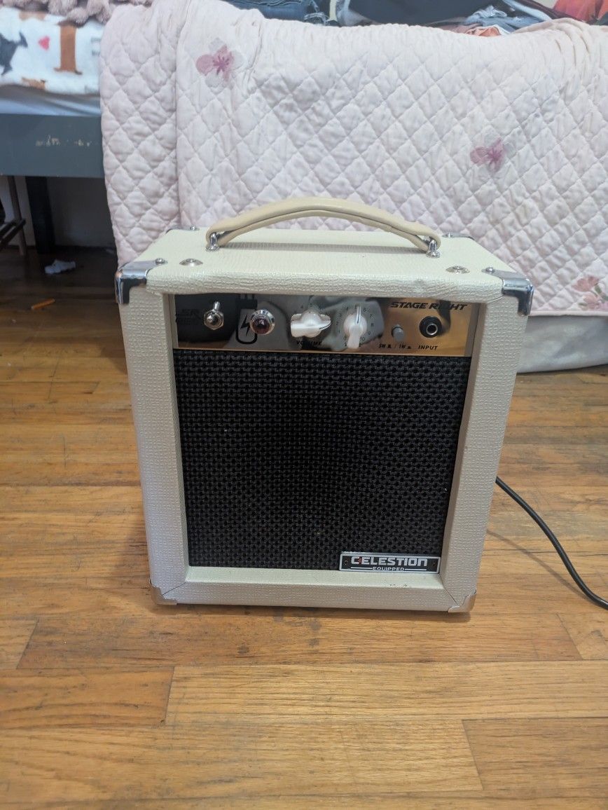 Monoprice Stage Right 5-Watt 1x8 Guitar Combo Tube Amplifier.
