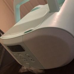 Onn. CD Player w/ FM Radio