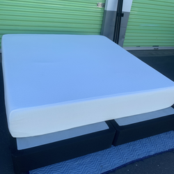 King Size Bed & Metal Frame