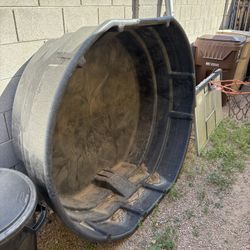 300 Gallon Rubbermaid Trough
