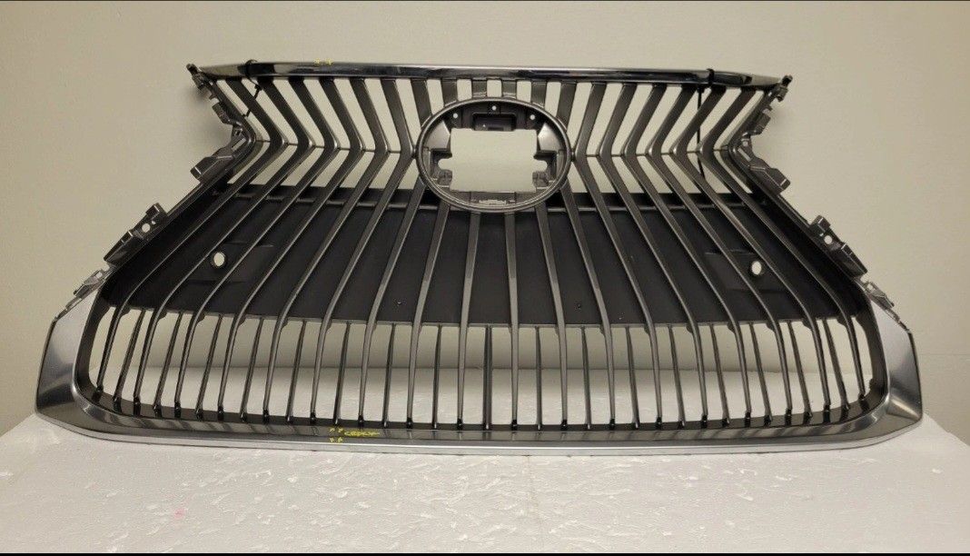 2019 2020 2021 2022 LEXUS ES350 ES300H FRONT BUMPER GRILLE OEM 53112-06A40