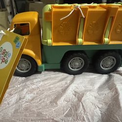 Giggle Scape Recycling Truck
