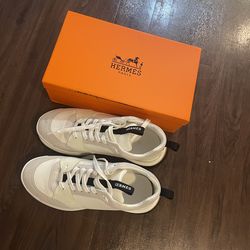 Running shoes Sneakers