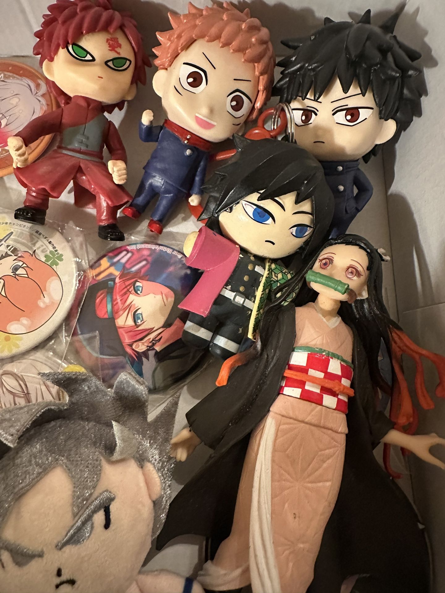  Anime Lot Many Brand New Badges Figures Etc 29 Pieces