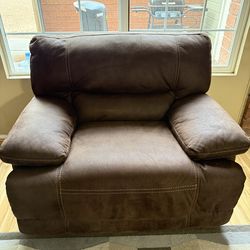 Power Reclining Chair – Brown Faux Leather – Excellent Condition