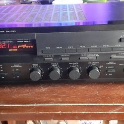 YAMAHA RECEIVER GOOD WORKING CONDITION FREE DELIVERY LOCALLY CLICK ON PICTURE YOU WILL GET FULL PICTURE SIZE 