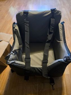 Small to medium pet carseat