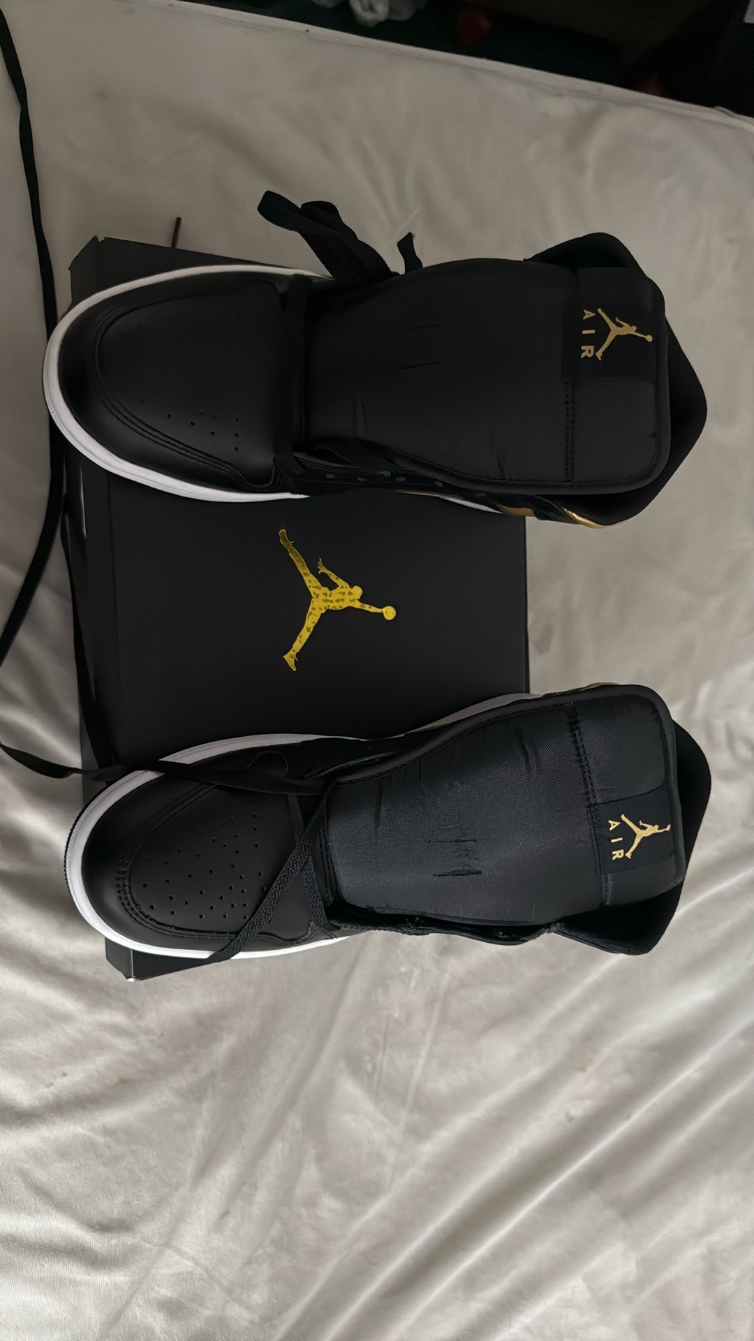 New Size 10 Air Jordans 1 Mid 