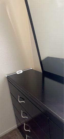 Moving Sale: Modern 6-Drawer Dresser & Mirror (Smoke/Pet Free)