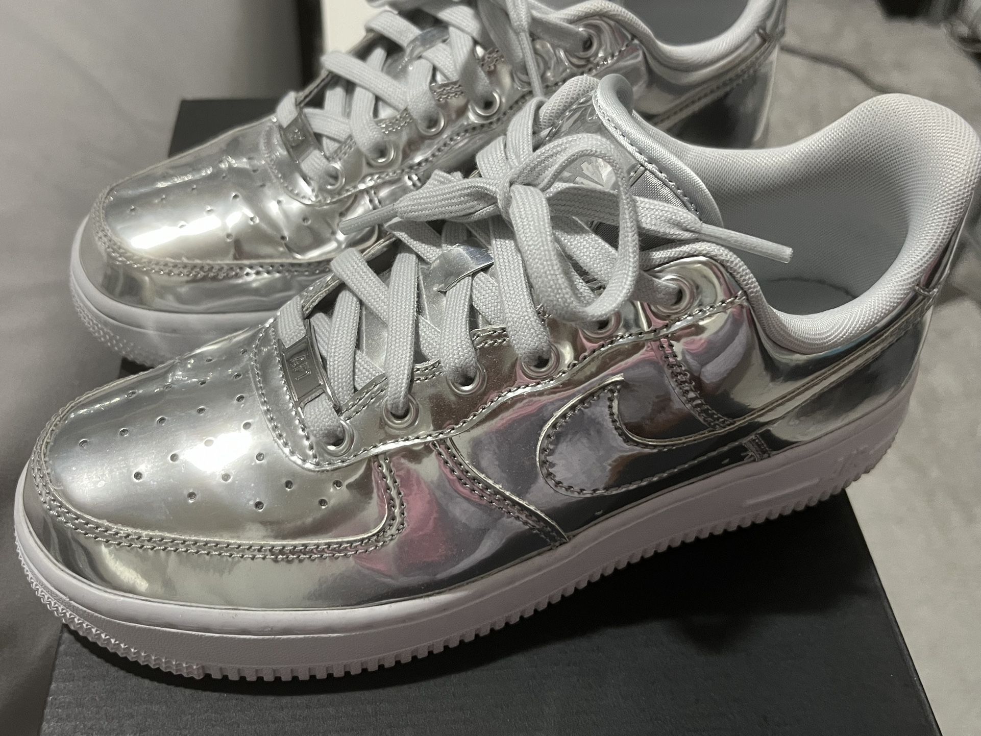 Silver Air Force 1s