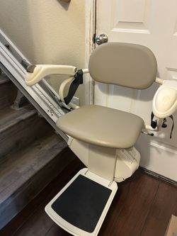 Premium Harmor Pinnacle SL300 Chair Stair Lift