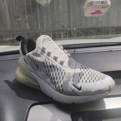 Nike Air Max 270 sz 7W