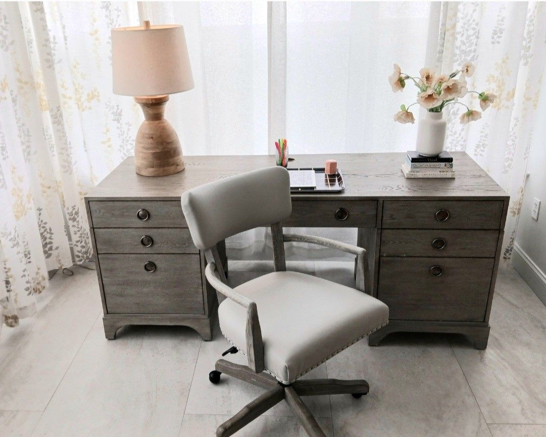 Benhardt Albion Executive Desk and Chair