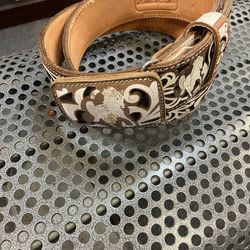 Cinturones de piel bordados  para hombre