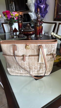 Hand bag