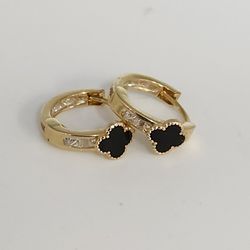 14k Yellow Gold Onyx Clover Hoop Earrings With Zirconia Accents