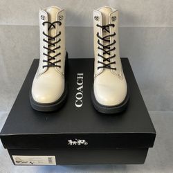 COACH LORIMER LEATHER BOOTS- NEW -SIZE 8